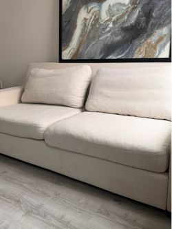 Modern Beige Sofa – Excellent Condition