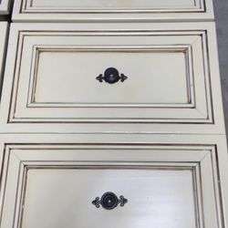 6 Cabinet Drawer Faces And Hardware