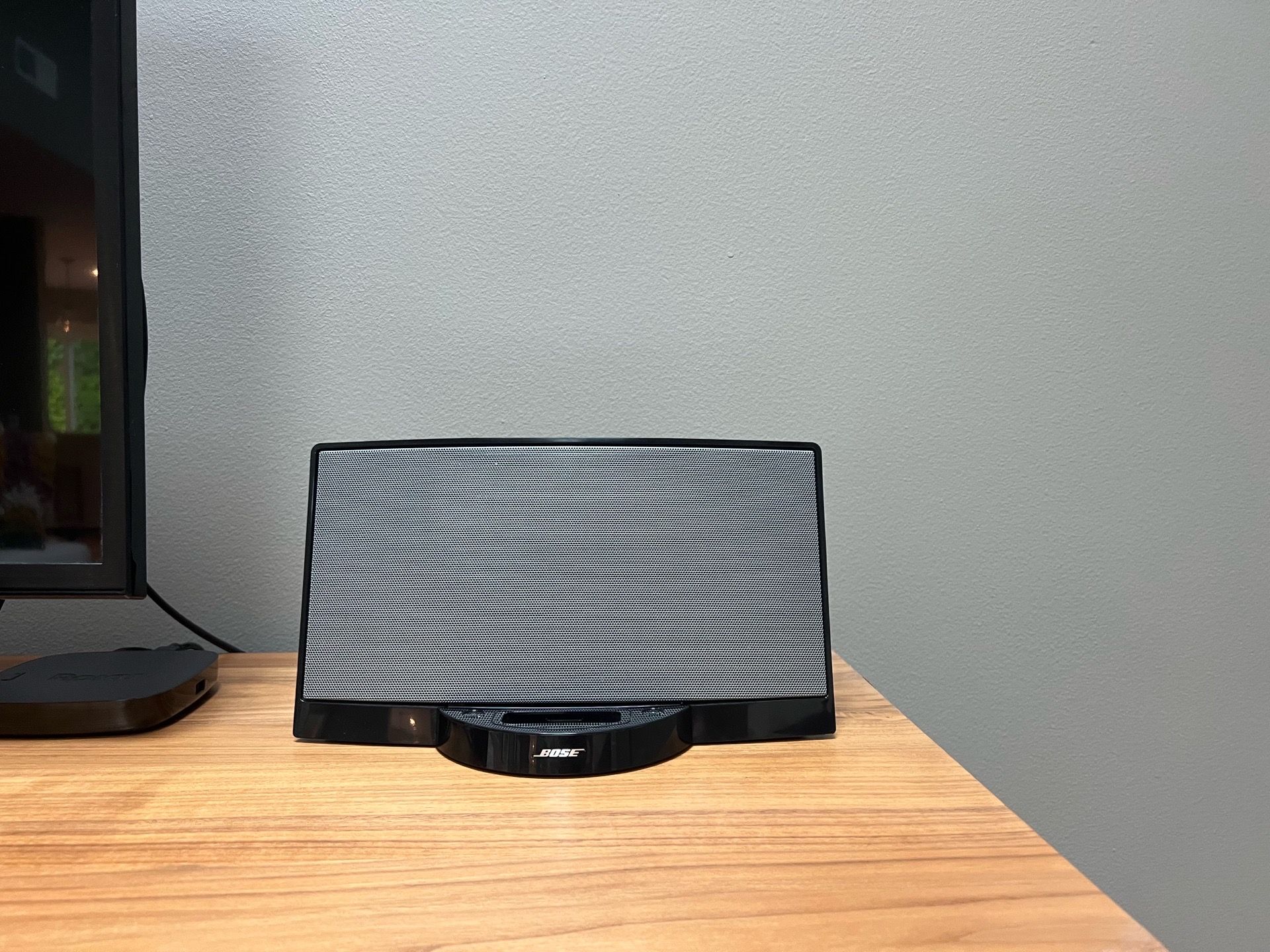 Bose Soundock Audio dock speaker w/ IPod Dock Input