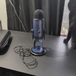 Blue Yeti Mic With Stand And Wires