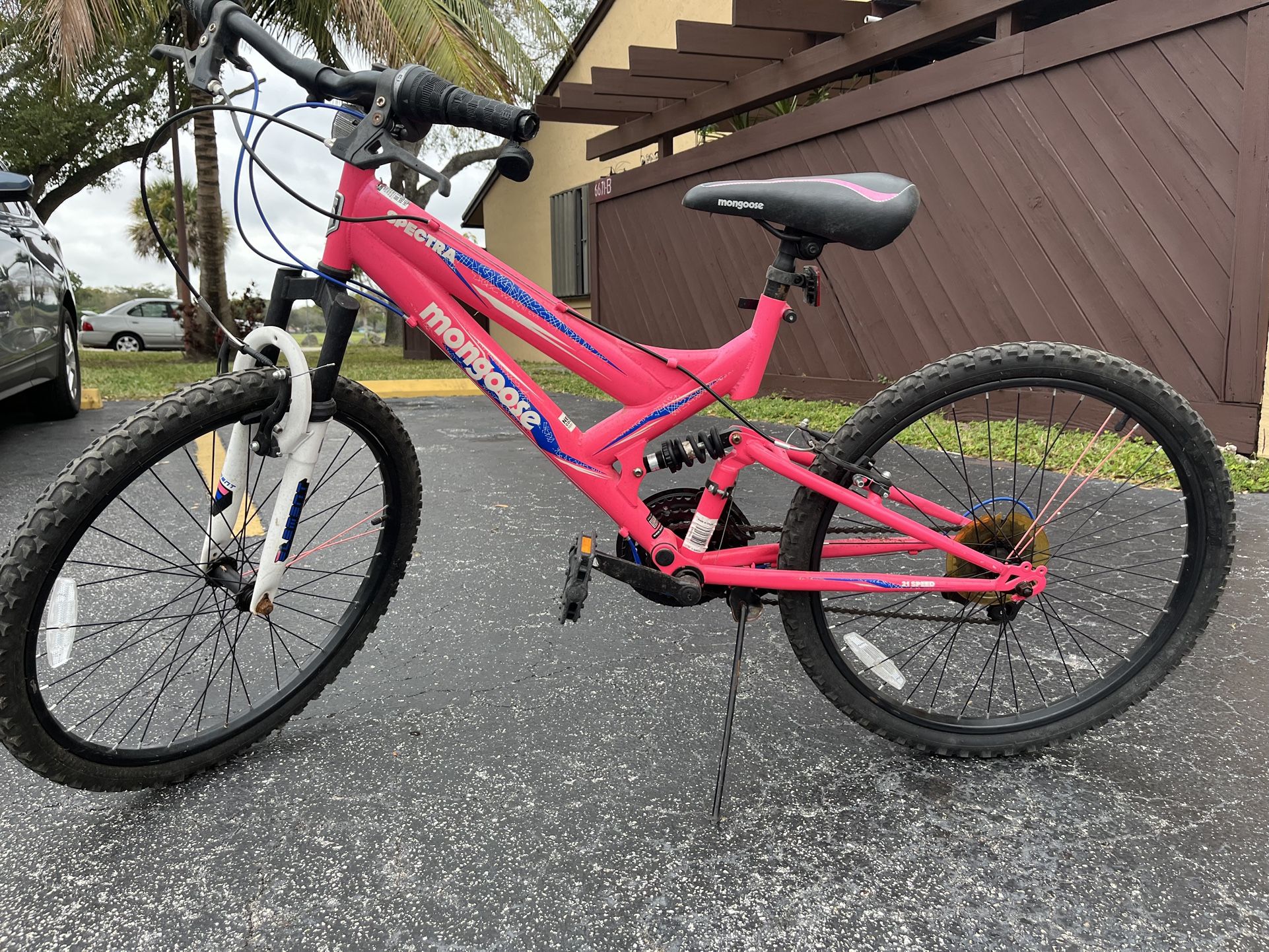 Mongoose Dual Suspension Featuring Drivetrain Kickstand 24 Inch