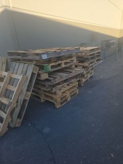 40 free pallets