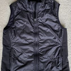 Brooks lightly insulated  vest Womens small