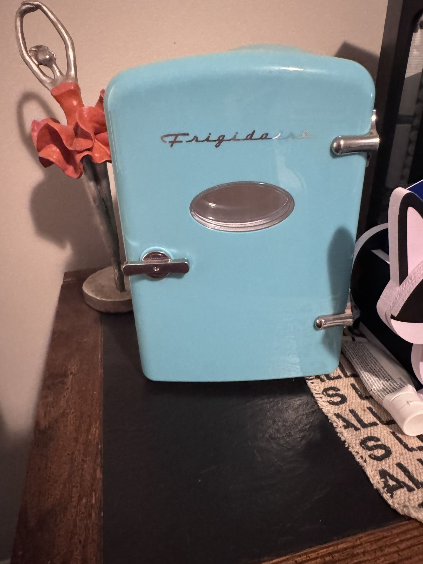 Mini Fridge 