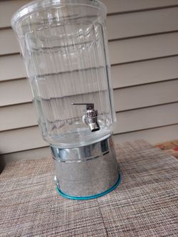 Kohls beverage dispenser / stand
