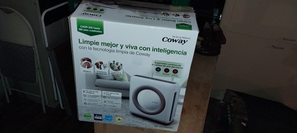 Like Brand New Coway Top Of The Line Hepa Filtered Air Quality Monitoring Systemn