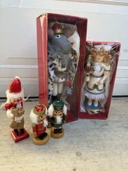 Assorted wooden nutcrackers