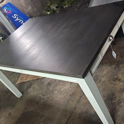 BEAUTIFUL TABLE 