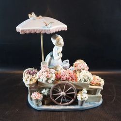 Lladro "Flowers if the Season" #1454 Signed Excellent Condition
