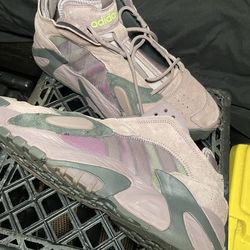 Adidas (LightStrike)