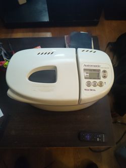 Automatic Bread an Dough Maker.. By Westbend