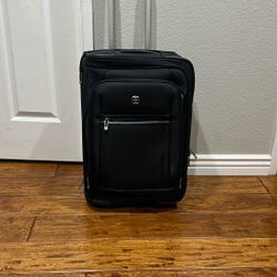 Excellent Condition!!! Swiss gear Carry On Luggage With Two Wheels 