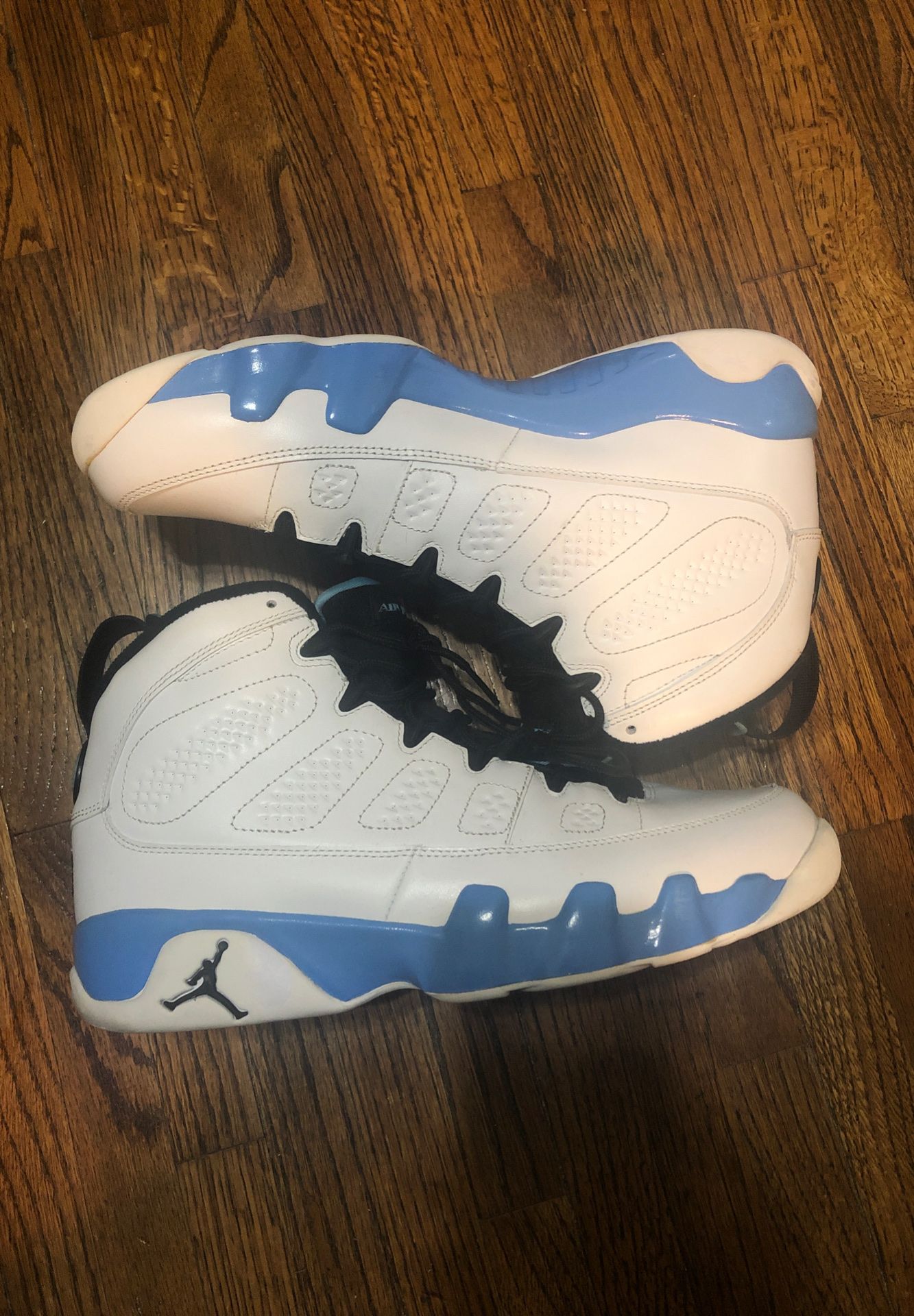 Air Jordan 9 “UNC” Size 9.5 (Ultra Rare) Box damaged