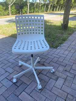 White Adjustable Desk Chair 