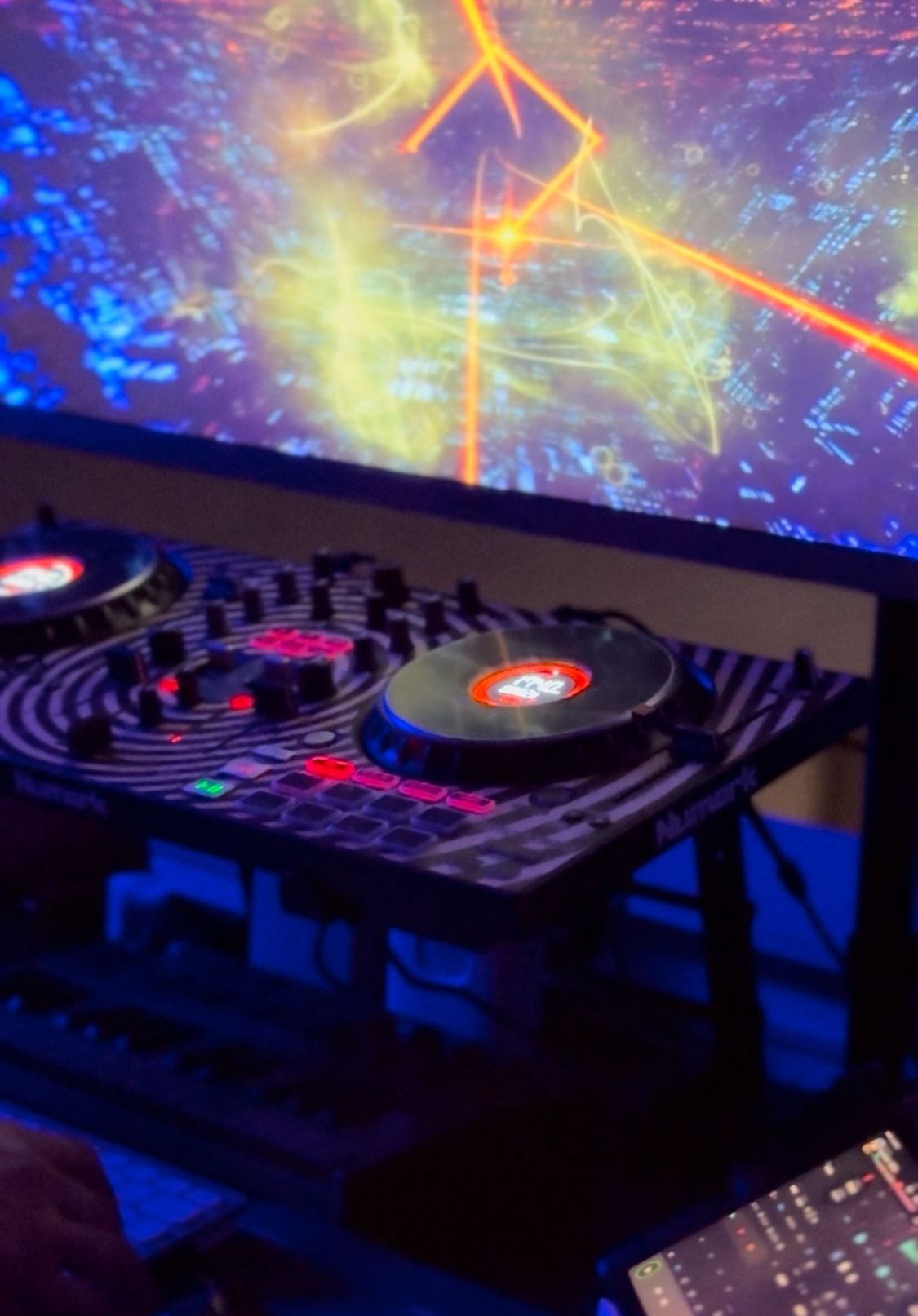 Numark Platinum FX DJ Controller