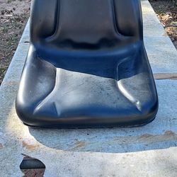 TROY BILT LAWN MOWER SEAT FOR SELL