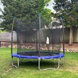Trampoline *MUST GO TODAY*