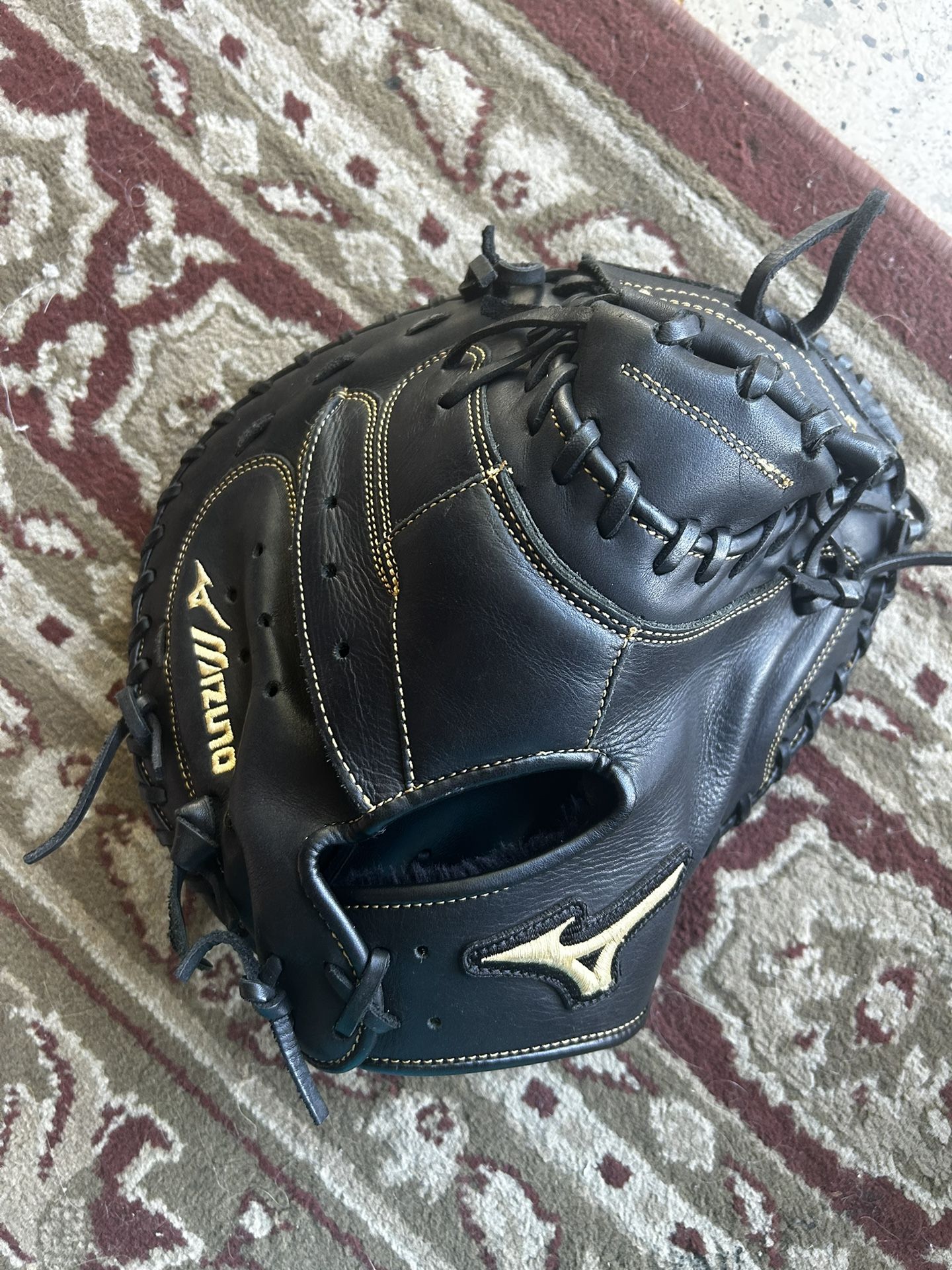 Mizuno 34 Inch MVP prime Catchers Glove