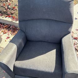 2 Recliners