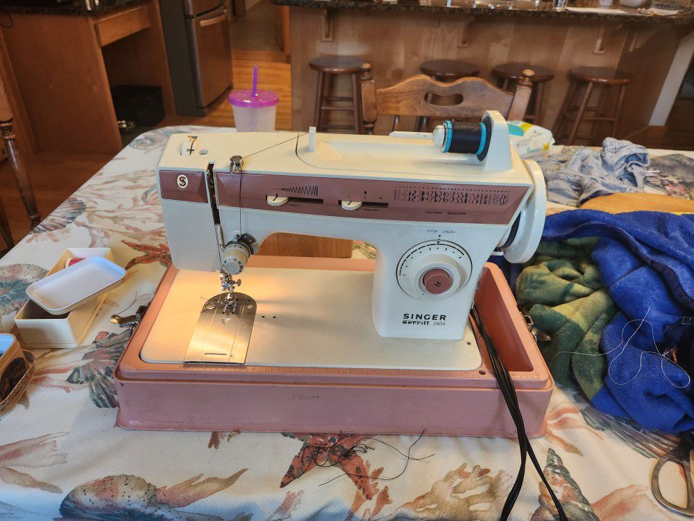 1970s Singer Sewing Machine