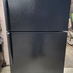 Precioso Refrigerador Whirlpool Tiene Maquina Para Hacer Hielo Grande 33 Pulgadas De Ancho 21cuft Listo Para Usar Super Limpio $200