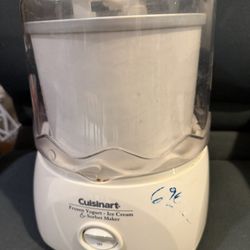 Yogurt maker