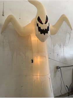 Gemmy Halloween Airblown Inflatable 12 ft ghost
