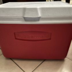Rubbermaid Cooler 