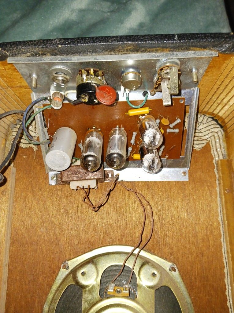 1964 VICTORIA 3 WATT TUBE AMP