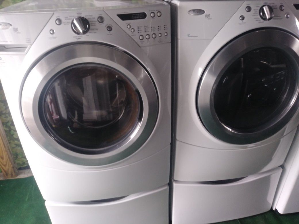 Whirlpool duet steam washer and dryer set