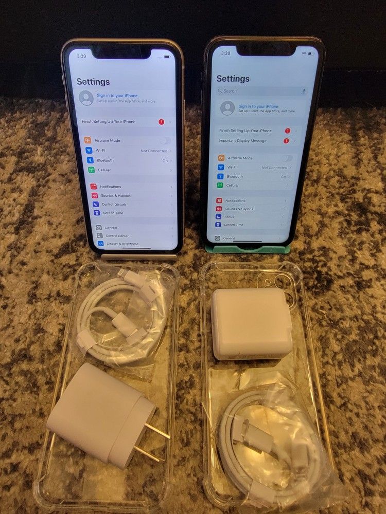 Apple iPhone 11 64g White Vs iPhone 11 64g Blk Unlocked