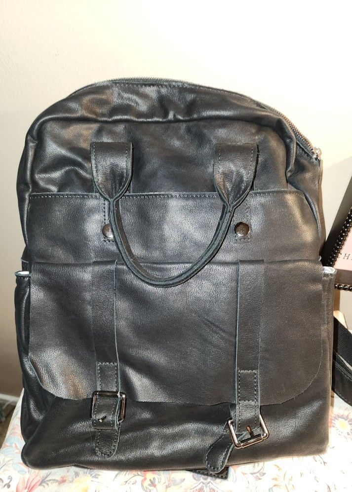 Epiphanie Black Leather Camera DSLR Backpack