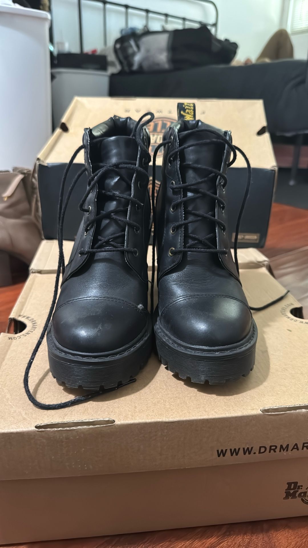 AVERIL DOC Marten Boots Size 6