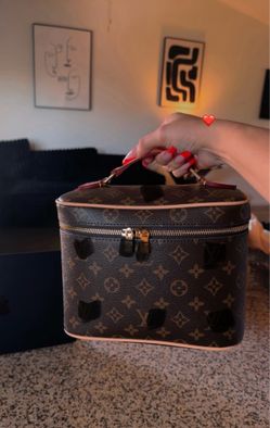 Cosmetic bag