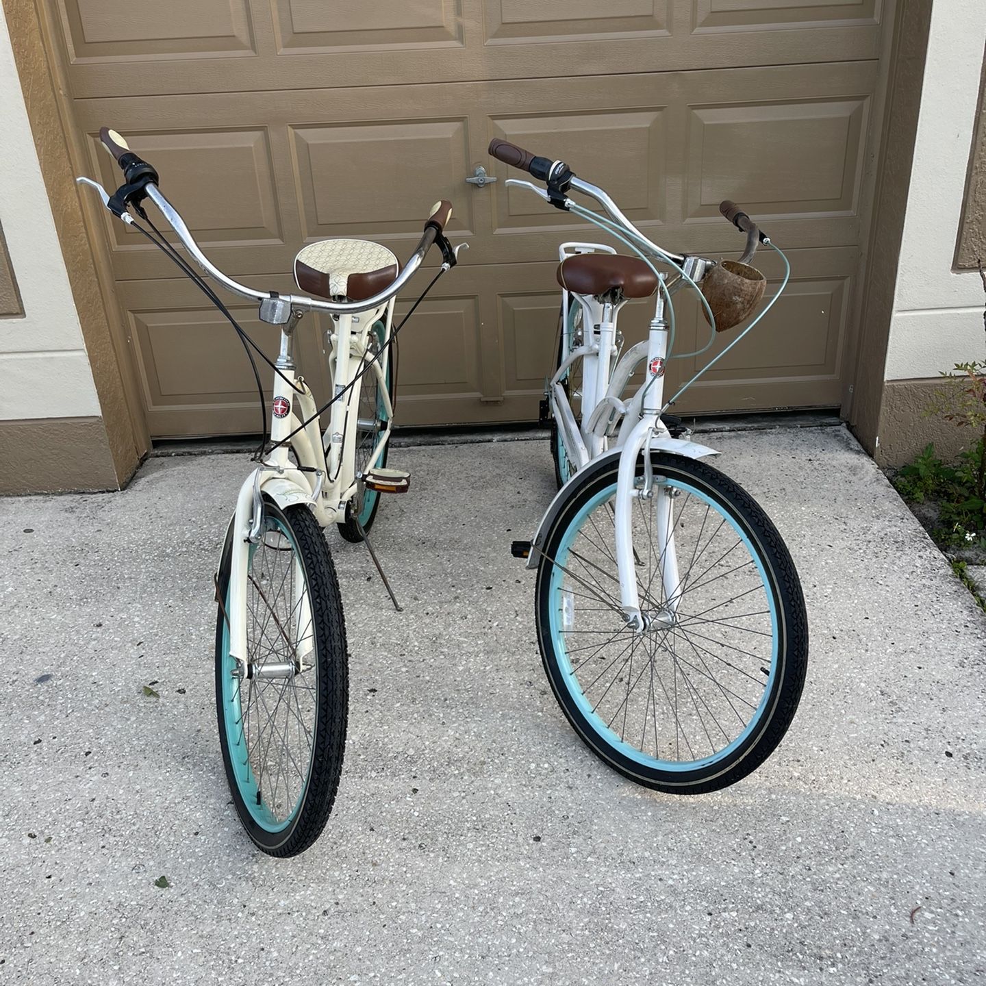 White schwinn beach cruiser hotsell