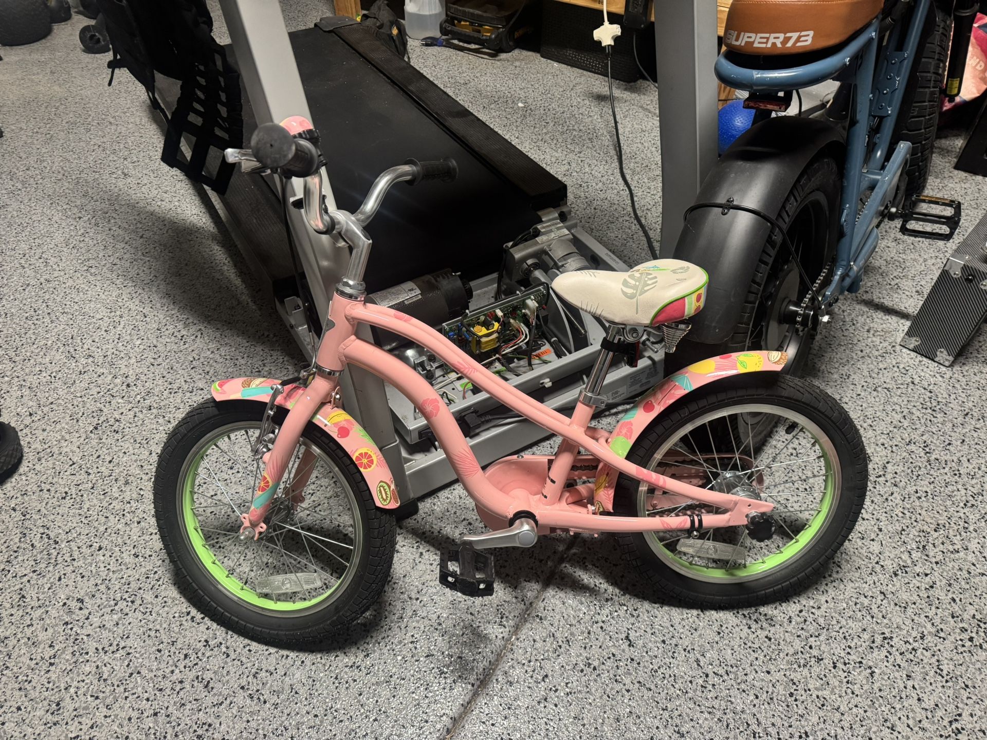 ELECTRA BEACH CRUISER - Little Kid - 3-6 Year Old - Almost Brand New