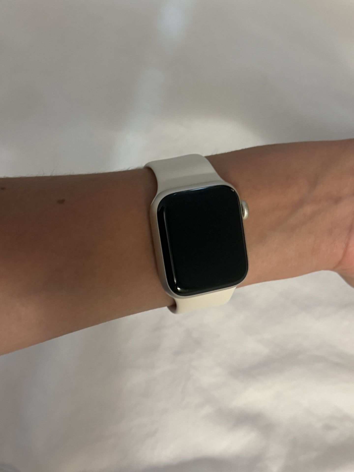Apple Watch SE MODEL 2 (2024)