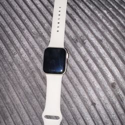 Apple Watch SE 2nd Gen 2024