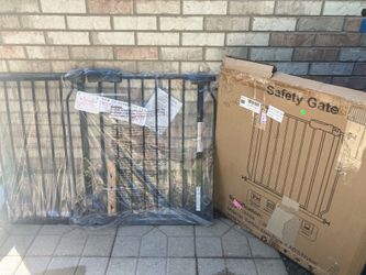 New  43-48” pressure mounted gate (see page for other sizes)
