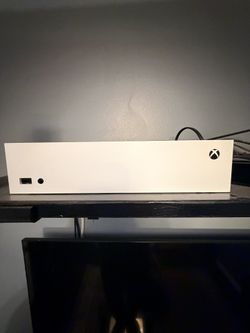 Xbox Series S With 2 Controllers 