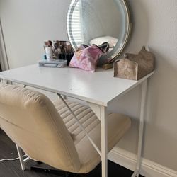 Make up vanity & chair 