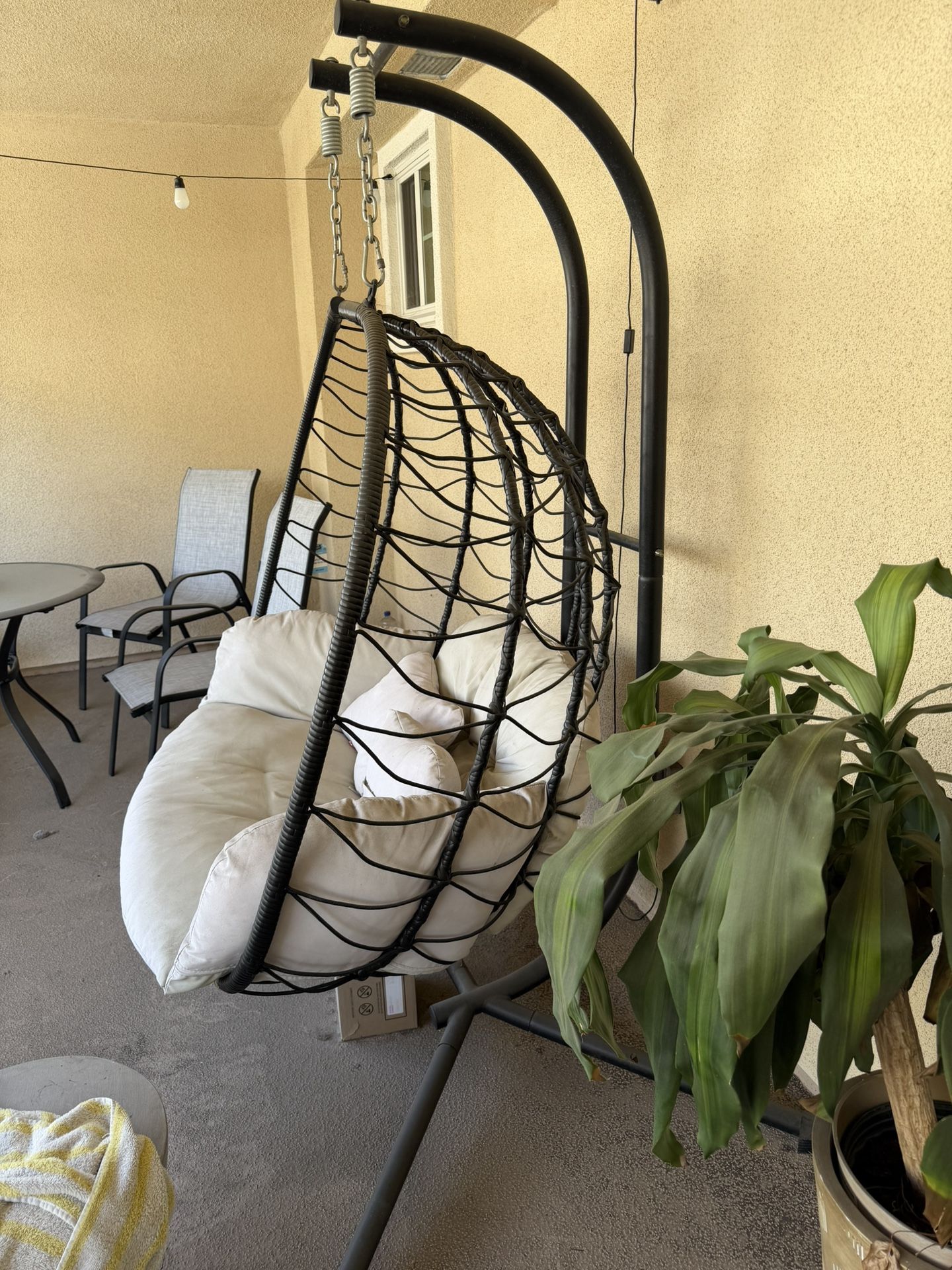 Nest chair
