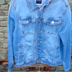 XL. Women's Jean Jacket With Plus Size Blouse.