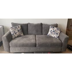 Sleeper sofa 2 Years old, Queen Bed Never Used 