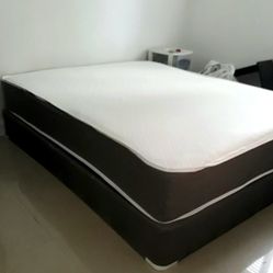 NEW QUEEN-SIZE MATTRESS AND BOX SPRING - 2PC
