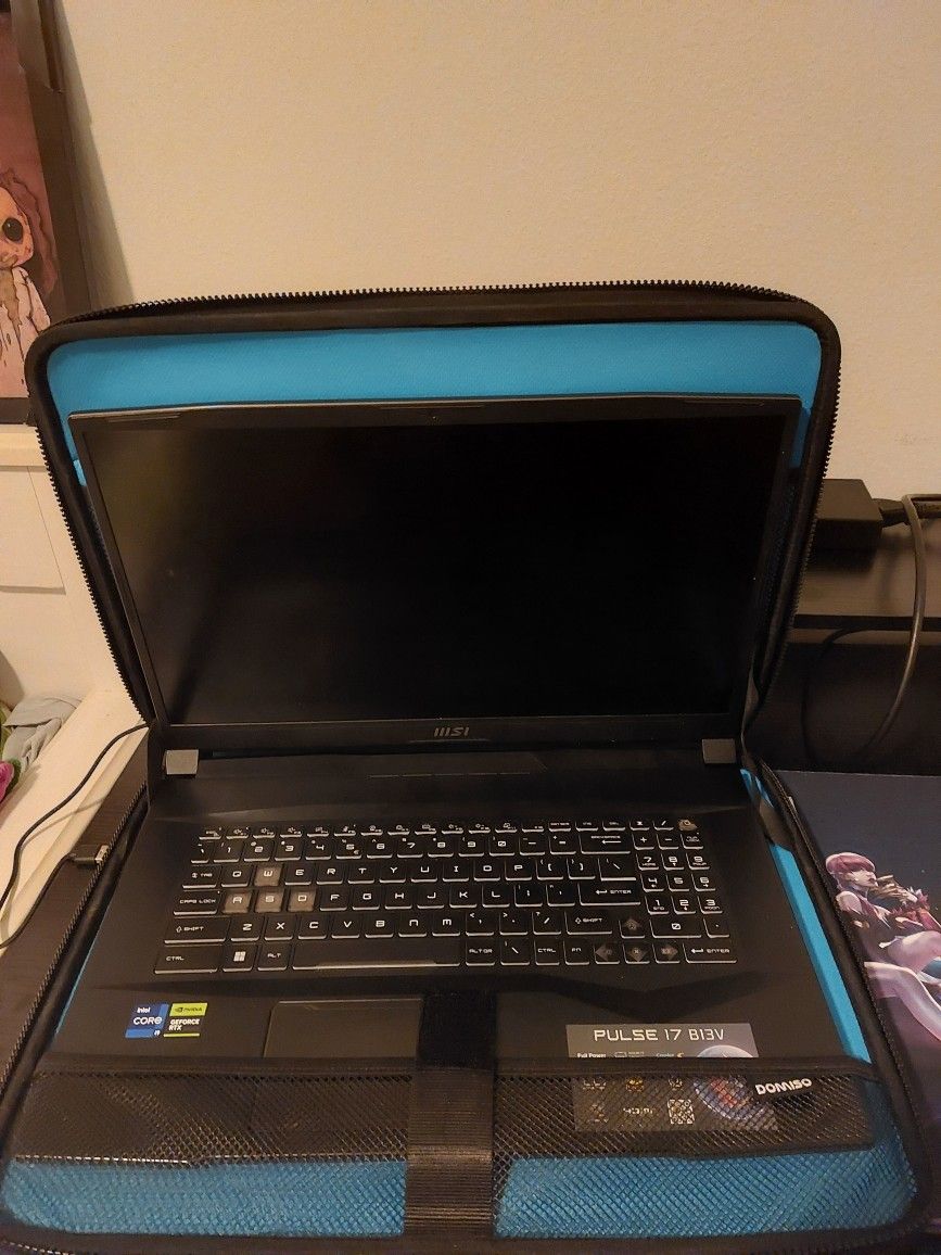 MSI Pulse 17 With ACCESSORIES