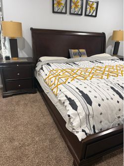 Ashley Solid Wood 6 Piece California King Bedroom Set
