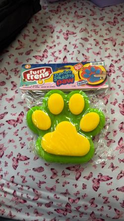 Furry Frens Jumbo Squishy Paw Toy