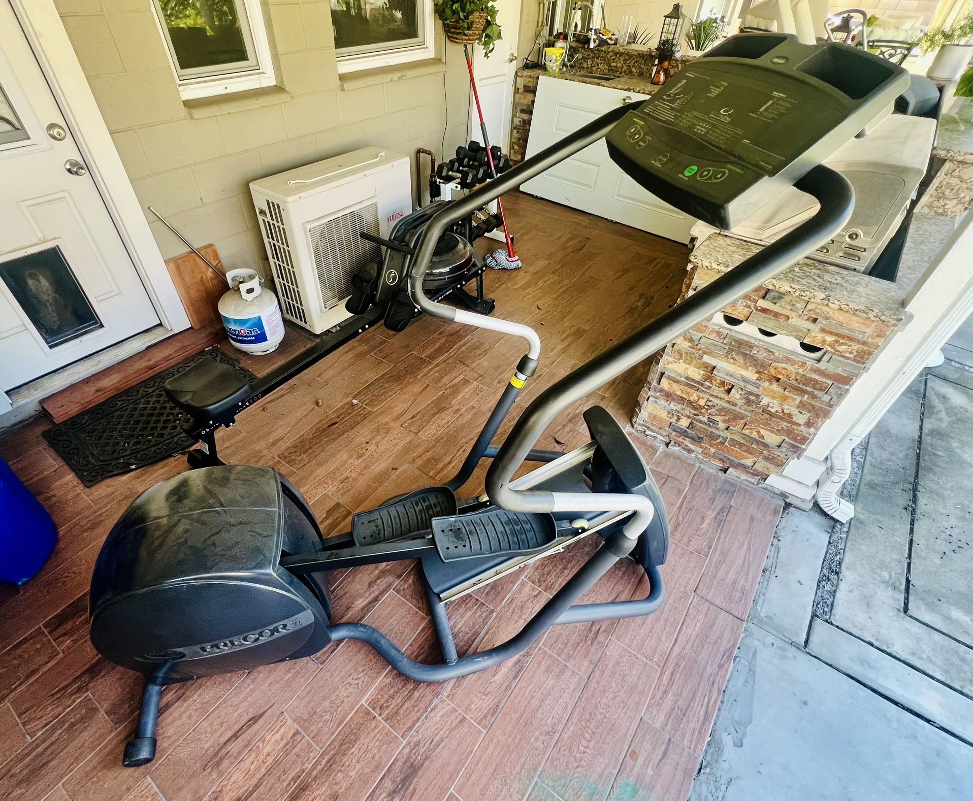 Free Elliptical Machine