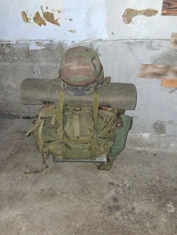  DESERT STORM BACK PACK & HELMET